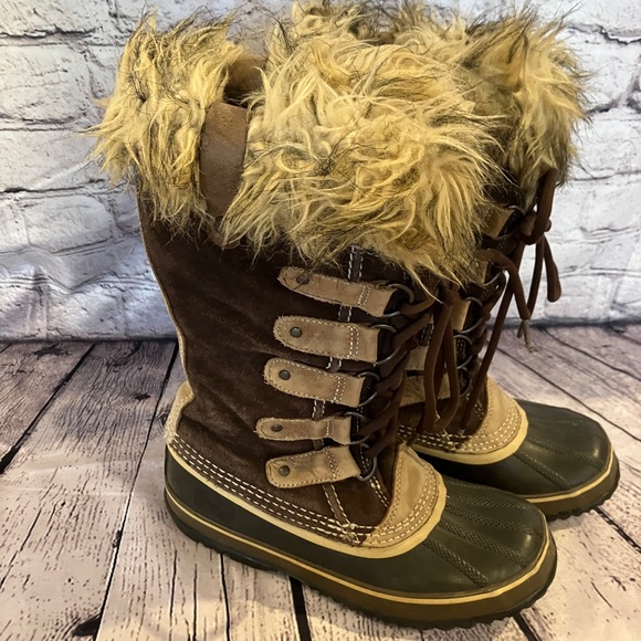 SOREL • Joan of Arctic Lace Up Waterproof Suede
Boots Fur Trim Rubber Duck Toe - Picture 6 of 11